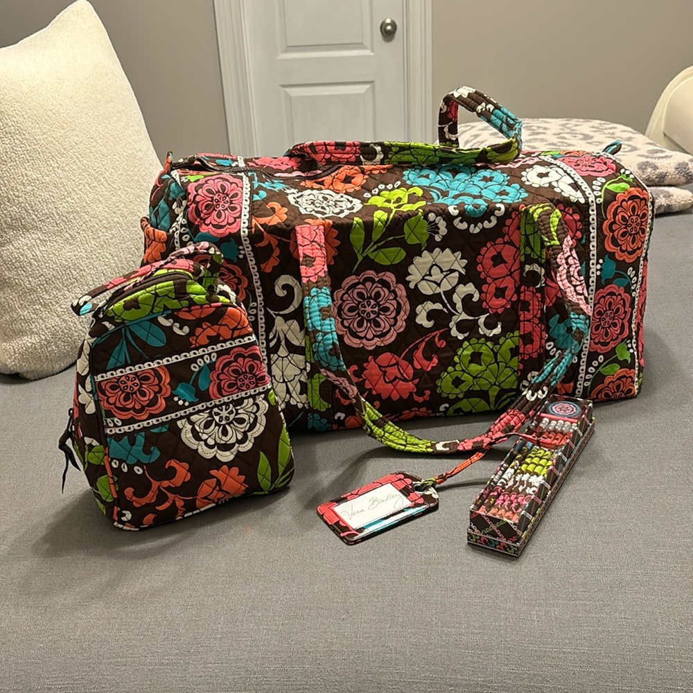 Vera Bradley large traveler duffle bag Lola print NWOT